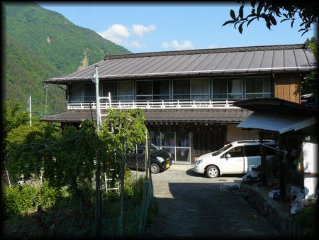 赤沢宿に残る旅館の遺構である恵比須屋を撮影した画像