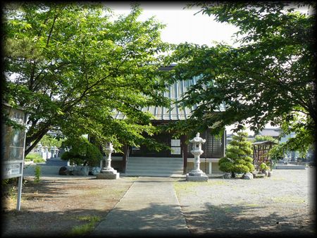 ���A�@�Q�����猩���{���ƐΓ��Ă��B�e�����摜