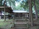三島神社参道の石段と右側に見える神楽殿