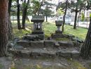 神明神社境内に鎮座している古社水神宮の石祠