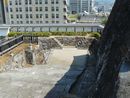 甲府城石段と土塀、その奥に見える山手御門