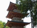 長禅寺の境内にある瀟洒な三重塔