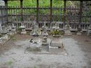 天目山栖雲寺に建立された独特な空間の中にある武田信満の墓碑