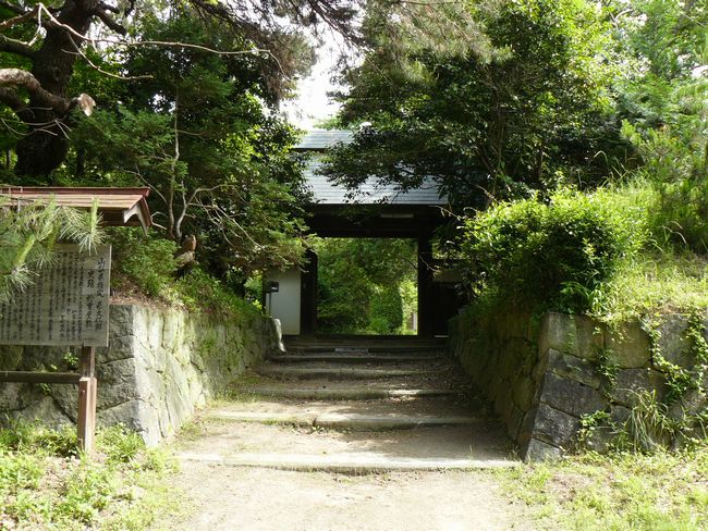 ���]���~