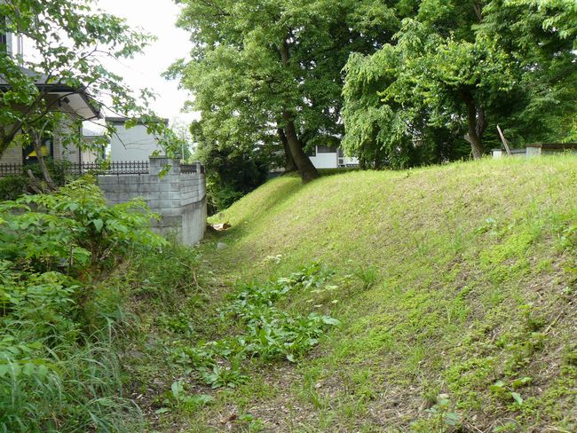 ���]���~