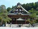 久遠寺を開山した日蓮上人を祭る豪華な造りの祖師堂