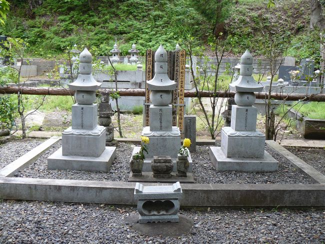 桂林寺を菩提寺としていた小山田家の墓域
