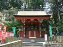 北口本宮冨士浅間神社に建立されている瀟洒な西宮本殿の正面